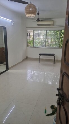 2 BHK + Pooja Room Apartment For Rent in Bandra West