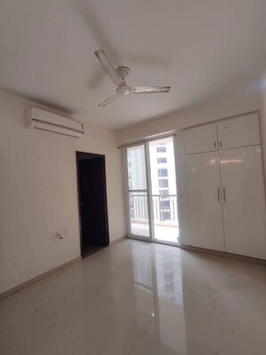 2 BHK Apartment For Rent in Gaur City 2 - 14th Avenue, Sector 16c Greater Noida
