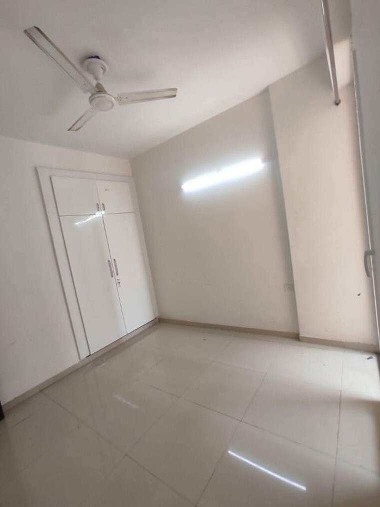 Room, gaur-city-2-14th-avenue 2 Bedroom 955 Sq.Ft. Apartment In Sector 16c Greater Noida Greater Noida 9569302