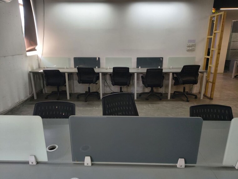Team Area, sector 1 Commercial Office Space 600 Sq.Ft. In Sector 1 Noida 10245875