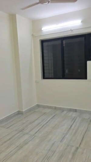 Room in 2 BHK Apartment at Indra Darshan Apartment, Andheri West – for Rent