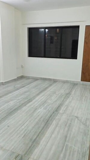 Room in 2 BHK Apartment at Indra Darshan Apartment, Andheri West – for Rent