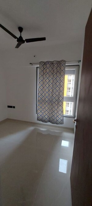 Room in 2 BHK Apartment at Pristine Allure, Kharadi – for Rent