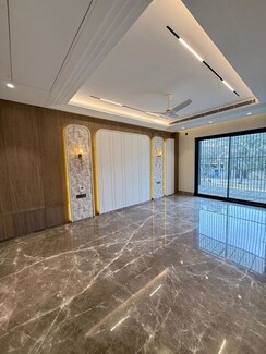 4 BHK + Pooja Room,Servant Room Builder Floor For Rent in DLF Phase II