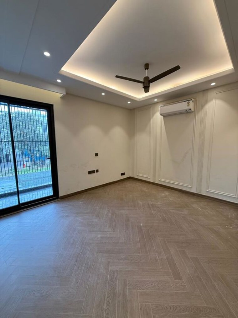 Room, dlf phase ii 4 Bedroom 402 Sq.Yd. Builder Floor In Dlf Phase ii Gurgaon 10246243