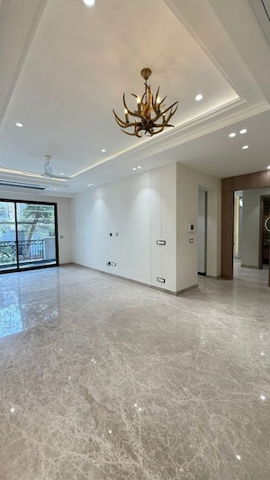 Room in 4 BHK Builder Floor at Sushant Lok I – for Sale