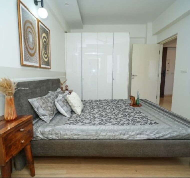 Bedroom, dlf-regal-gardens 3 Bedroom 1728 Sq.Ft. Apartment In Sector 90 Gurgaon 10246185