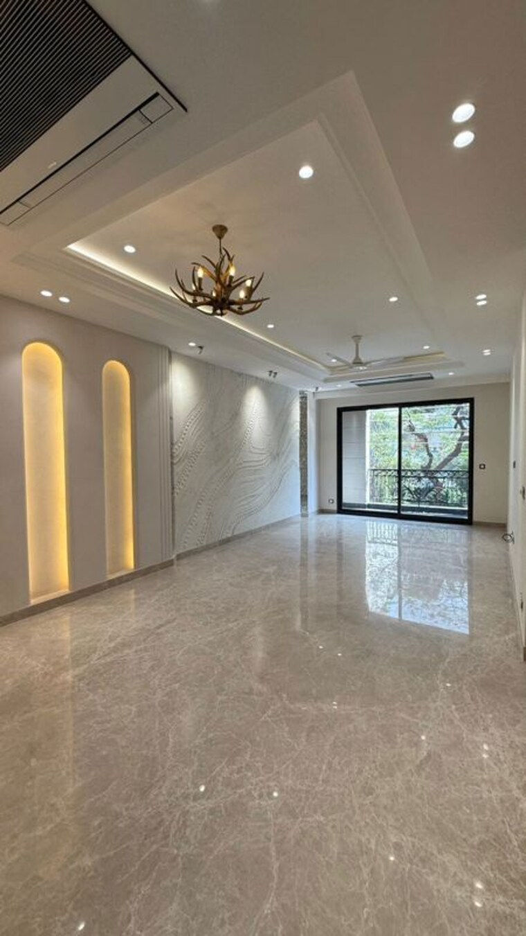 Room, sushant lok i 4 Bedroom 300 Sq.Yd. Builder Floor In Sushant Lok I Gurgaon 10246338