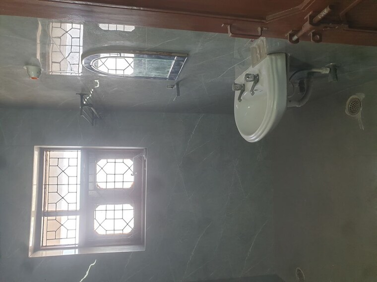  Parking, sector 19 2 Bedroom 1750 Sq.Ft. Independent House In Sector 19 Faridabad 10246341