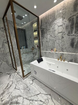 Bathroom in 4 BHK Builder Floor at Dlf Phase ii – for Rent