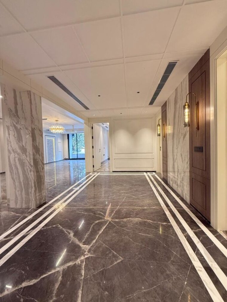 Balcony, dlf phase ii 4 Bedroom 418 Sq.Yd. Builder Floor In Dlf Phase ii Gurgaon 10246352