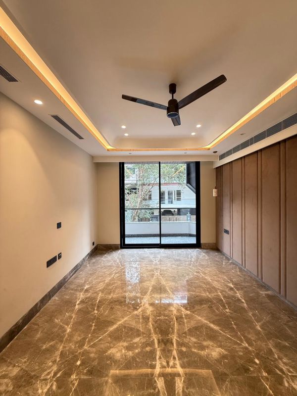 4 BHK + Pooja Room,Servant Room Builder Floor For Rent in DLF Phase II