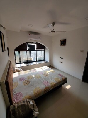 Bedroom in 1 BHK Apartment at Duplex Heights, Andheri West – for Rent