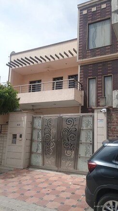 3 BHK + Pooja Room Independent House For Sale in Sector 9