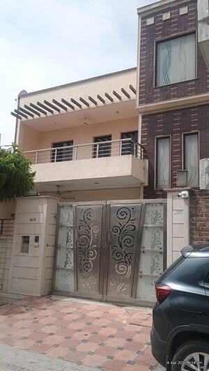 3 BHK Independent House For Sale in Sector 9