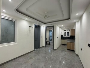 Room in 2 BHK Apartment at Chattarpur – for Rent