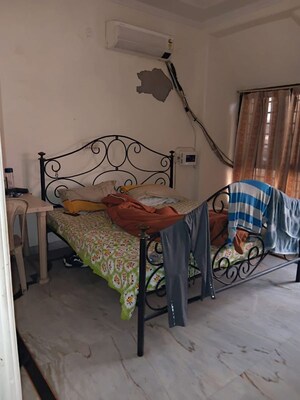 Parking in 5 BHK Independent House at RWA Apartments Sector 47, Sector 47 – for Sale