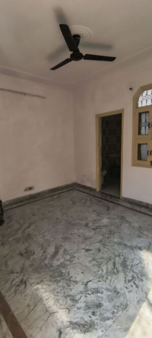 Room in 2 BHK Builder Floor at Malviya Nagar – for Rent