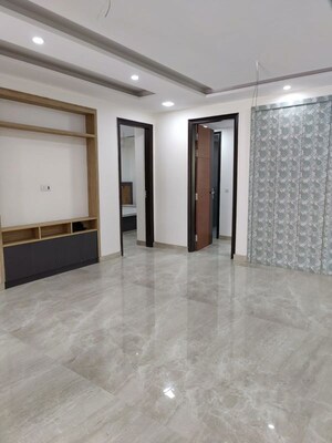 Room in 3 BHK Builder Floor at Sushant Lok 2, Sector 57 – for Sale