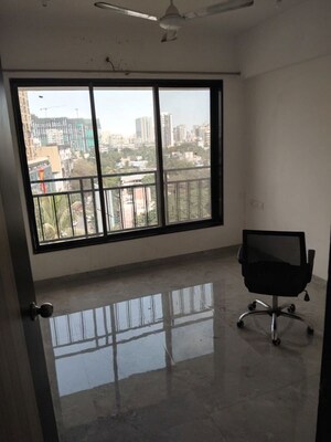 Room in 2 BHK Apartment at Mumbai Shelter Andheri Ekta, Andheri West – for Rent