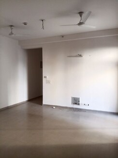 2.5 BHK + Study Room Apartment For Rent in Mahagun Mywoods