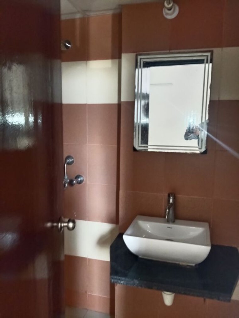 Bathroom, mahagun-mywoods 2.5 Bedroom 1110 Sq.Ft. Apartment In Sector 16c Greater Noida Greater Noida 10215560