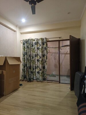 Room in 2 BHK Builder Floor at Sector 73 – for Rent