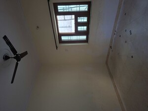 Room in 3 BHK Independent House at RWA Jalvayu Vihar, Sector 25 – for Sale