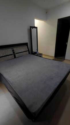 2 BHK + Store Room Apartment For Rent in Platinum Life