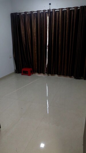 Furnished Amenities in 2 BHK Apartment at Platinum Life, Andheri West – for Rent