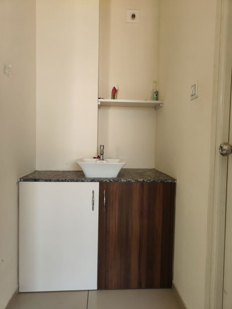 undefined, ambawadi 1 Bedroom 700 Sq.Ft. Apartment In Ambawadi Ahmedabad 10239019