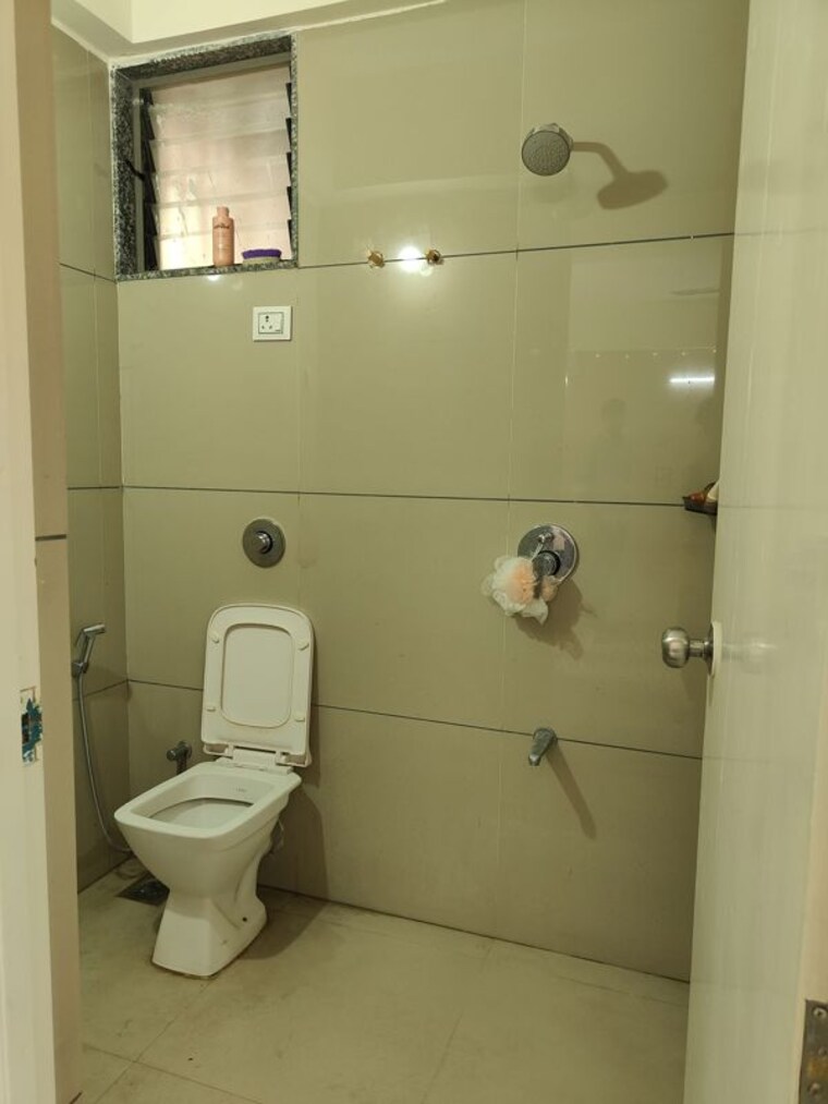 Bathroom, ambawadi 1 Bedroom 700 Sq.Ft. Apartment In Ambawadi Ahmedabad 10239019