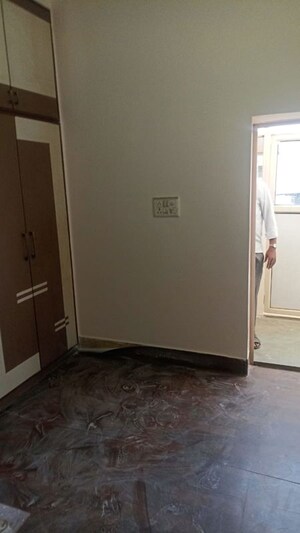 Room in 1 BHK Villa at Vejalpur – for Rent