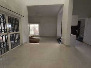 Room in 2 BHK Builder Floor at Masoodpur – for Sale