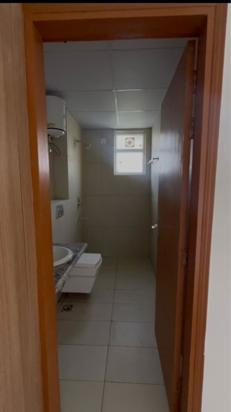 Bathroom, ss-linden 4 Bedroom 2741 Sq.Ft. Apartment In Sector 84 Gurgaon 10243946