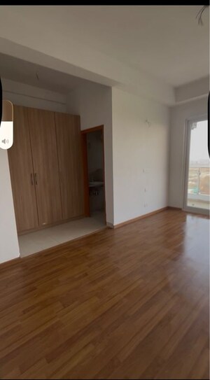 Room in 4 BHK Apartment at SS Linden, Sector 84 – for Rent
