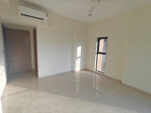 Room in 3 BHK Apartment at S Raheja Avisa, Bandra West – for Sale