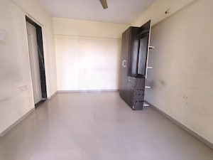 Room in 2 BHK Apartment at Arihant Venkateshwara Green City, Hadapsar – for Rent