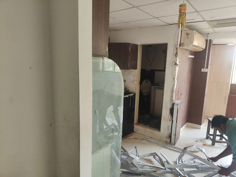 Bathroom, dheeraj-kawal Commercial Office Space 700 Sq.Ft. In Vikhroli West Mumbai 10247390