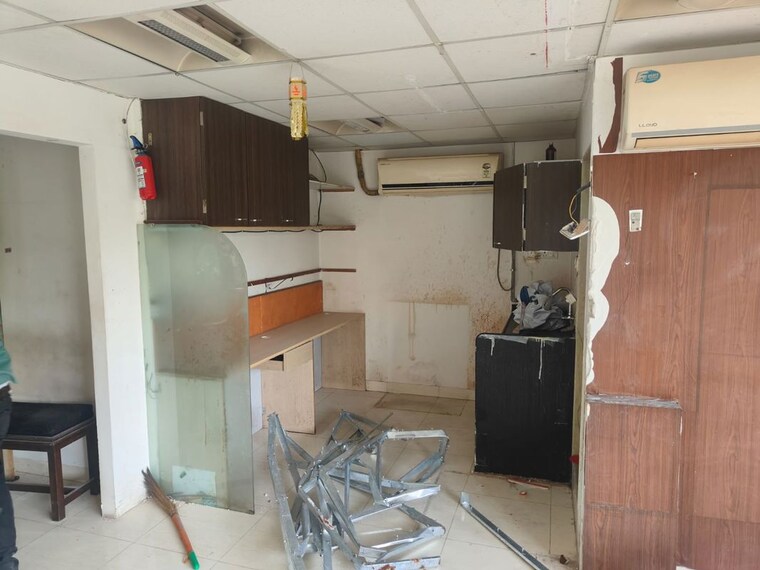 Kitchen, dheeraj-kawal Commercial Office Space 700 Sq.Ft. In Vikhroli West Mumbai 10247390