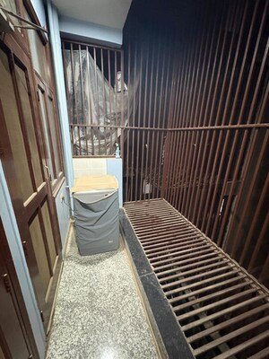 Balcony in 2.5 BHK Builder Floor at Sector 40 – for Rent