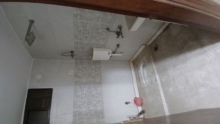 Bathroom, abul fazal enclave part 1 4 Bedroom 1350 Sq.Ft. Apartment In Abul Fazal Enclave Part 1 Delhi 10247371