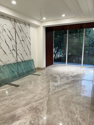 Room in 3 BHK Builder Floor at Ameya Sapphire 57, Sector 57 – for Sale