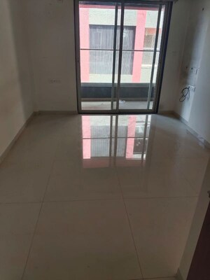 Room in 2 BHK Apartment at Duville Riverdale Suites, Kharadi – for Rent