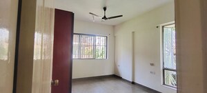 Room in 2 BHK Apartment at Skyrise Apartments, Chembur – for Rent
