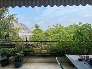 Balcony in 3 BHK Builder Floor at Chittaranjan Park – for Rent