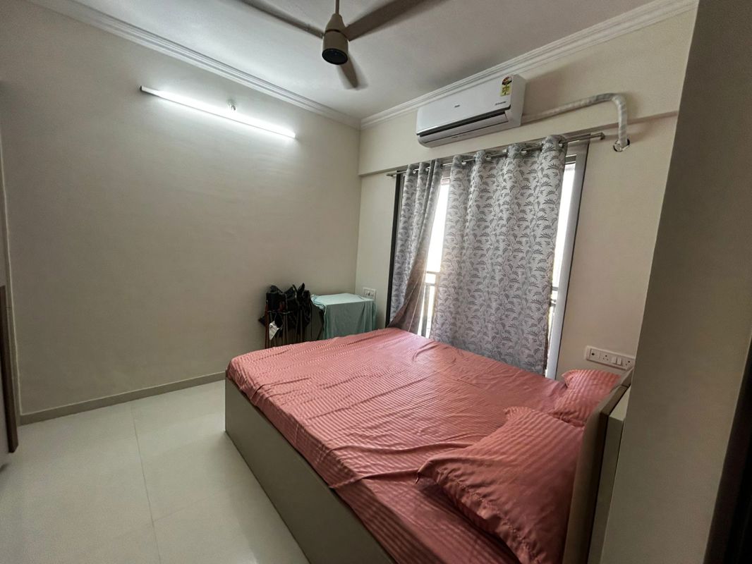 1.5 BHK + Servant Room Apartment For Rent in Godrej Emerald