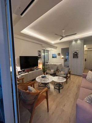 Team Area in 2 BHK Apartment at DLF Regency Park I, Dlf Phase iv – for Rent