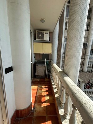 Balcony in 4 BHK Apartment at DLF The Pinnacle, Dlf Phase V – for Rent
