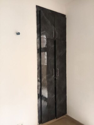 Furnished Amenities in 3 BHK Apartment at Mahagun Mywoods II, Sector 16c Greater Noida – for Rent